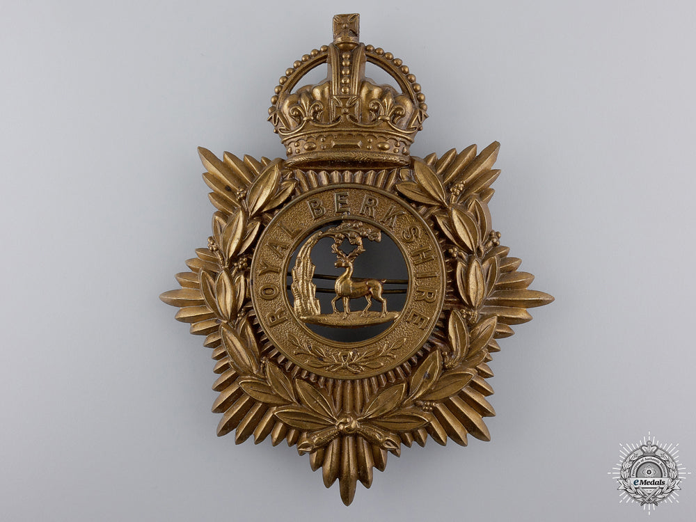 a_king's_crowned_royal_berkshire_regiment_helmet_plate_a_king_s_crowned_54d0f254e3061