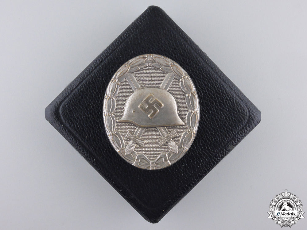 a_mint_silver_grade_wound_badge_with_case_a_mint_silver_gr_55956b4939ec5