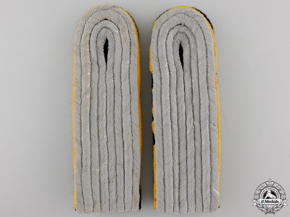a_pair_of_ss_cavalry_sturmführer’s_shoulder_boards_a_pair_of_ss_cav_55c0c464183e8