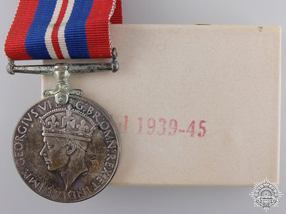 a_second_war1939-1945_war_medal_with_box;_canadian_issue_a_second_war_193_54ca6a9296bd4