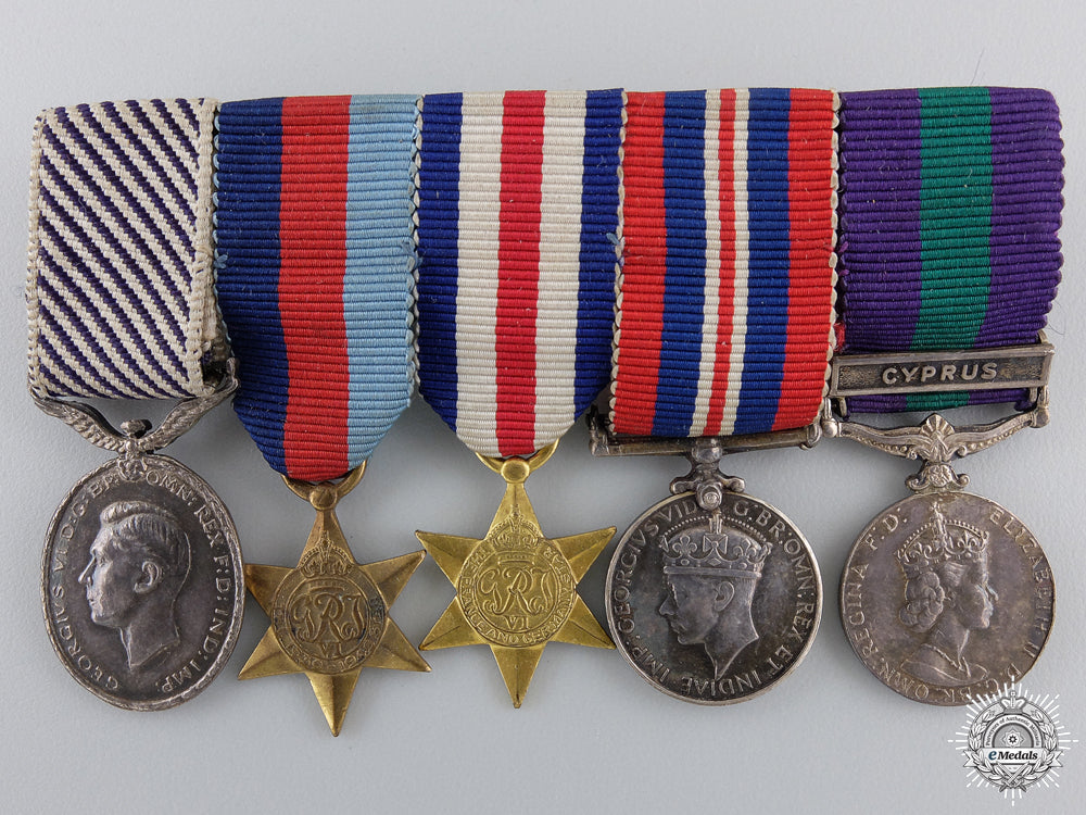united_kingdom._a_distinguished_flying_medal_miniature_group,_c.1945_a_second_war_dis_550458b94515a