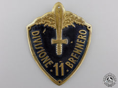A Second War Italian Army Arm Badge Divisione 6