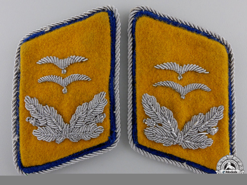 a_set_of_luftwaffe_reserve_oberleutnant’s_collar_tabs_a_set_of_luftwaf_551af2cfa291b