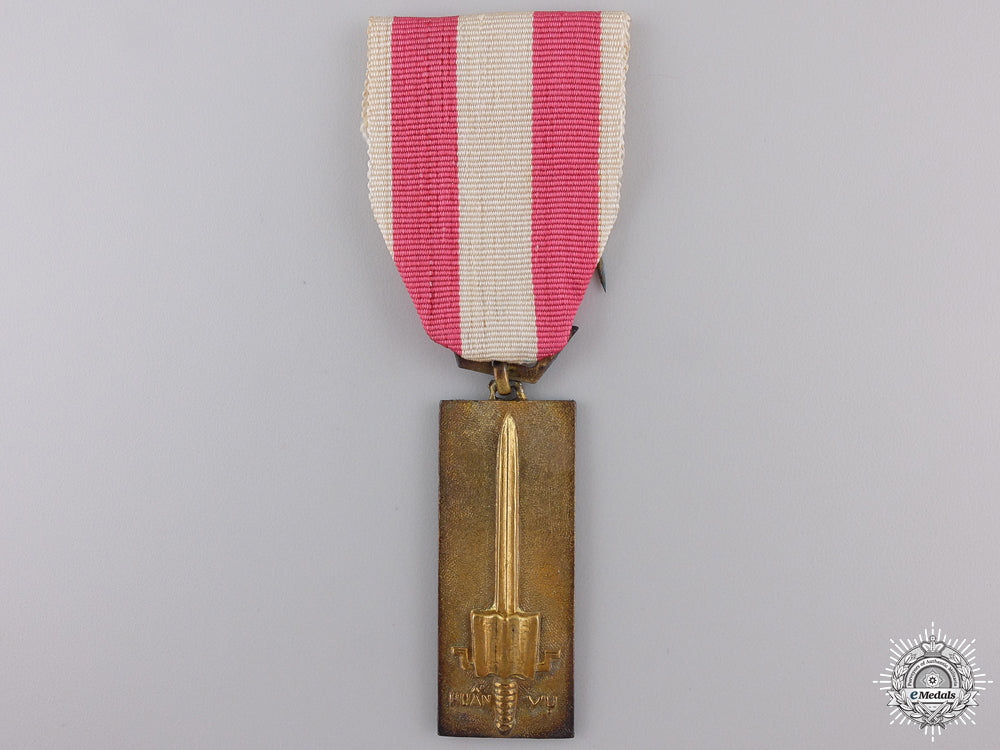 a_vietnamese_training_service_medal;2_nd_class_for_ncos_and_enlisted_men_a_vietnamese_tra_54fb11f99389f