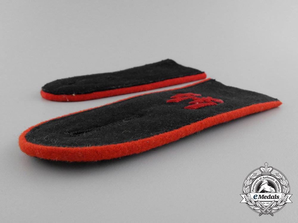 a_mint_pair_of_wehrmacht44_th_artillery_division_enlisted_man’s_shoulder_boards_aa_0961