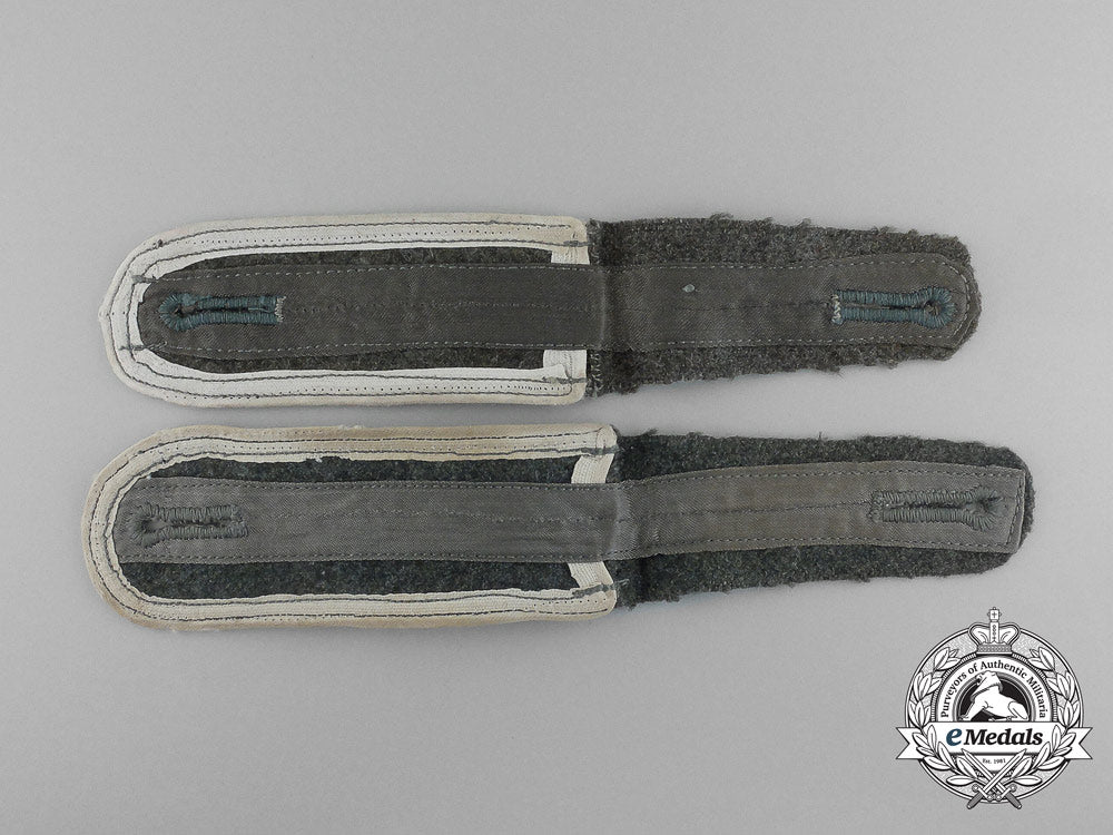 a_pair_of_wehrmacht_infantry_enlisted_man’s_shoulder_boards_aa_1163