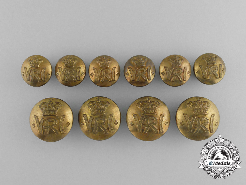 twelve_boer_war_royal_canadian_regiment(_rcr)_uniform_insignia_aa_1559