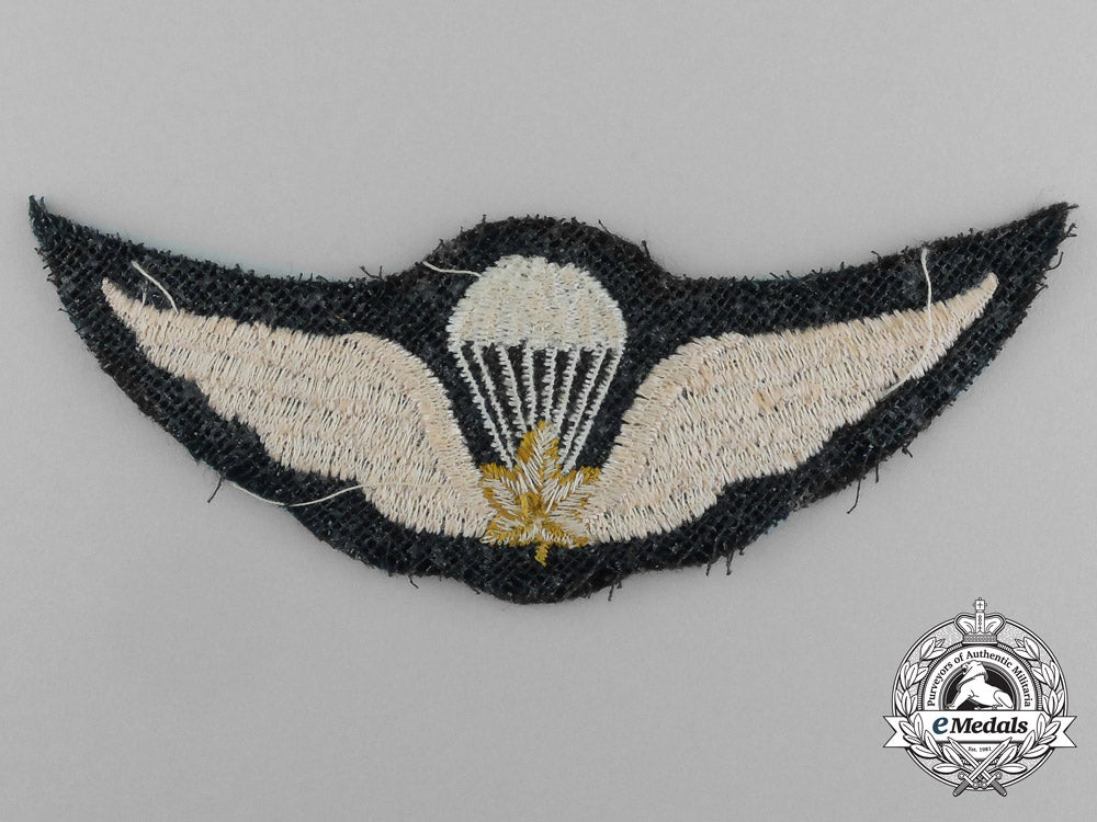 a_post-_war_canadian_paratrooper_badge_aa_2716