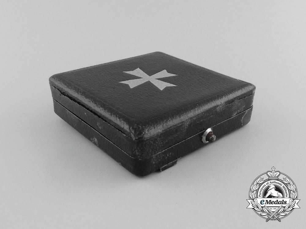 a_mint_war_merit_cross_first_class_in_its_original_case_of_issue_aa_3606