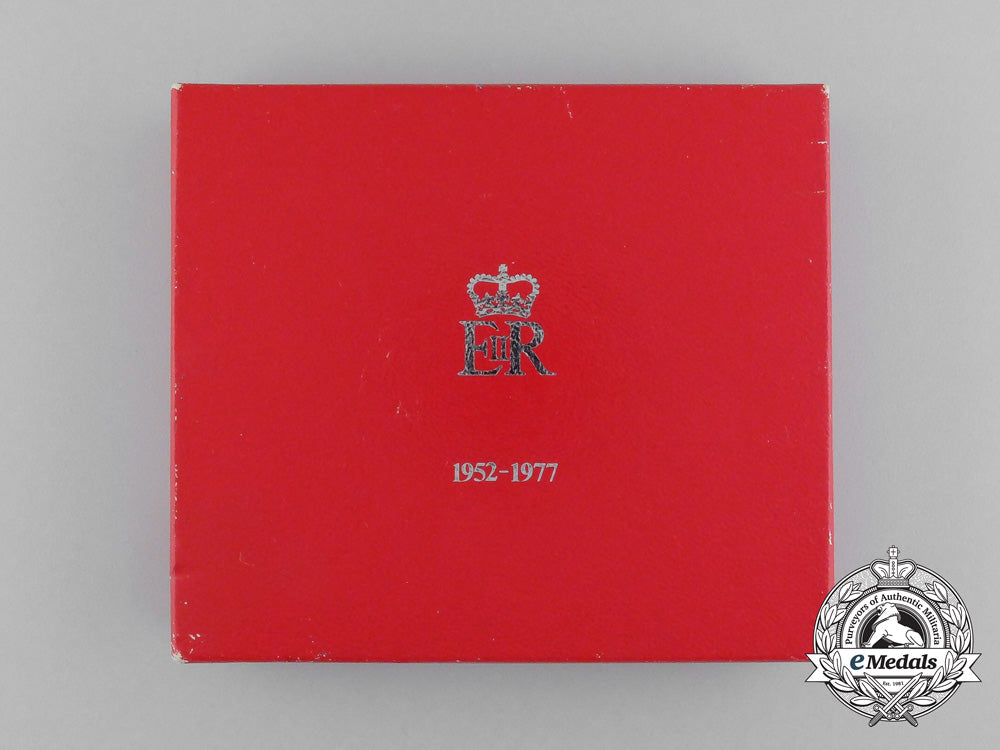 canada._a_queen_elizabeth_ii's_silver_jubilee_medal1952-1977_aa_4618