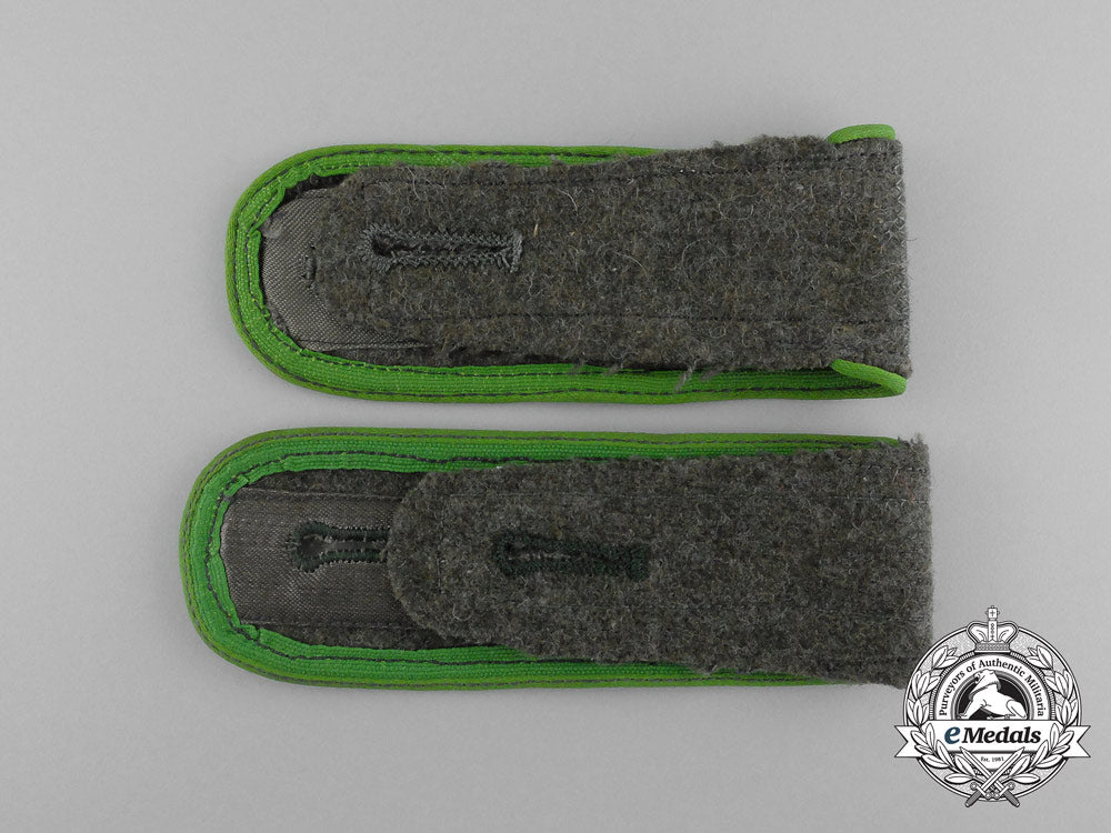 a_pair_of_wehrmacht_gebirgsjäger_enlisted_man’s_shoulder_boards_aa_7940