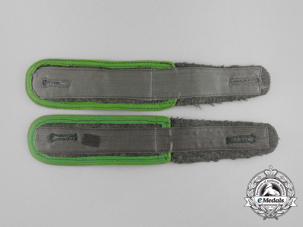 a_pair_of_wehrmacht_gebirgsjäger_enlisted_man’s_shoulder_boards_aa_7941