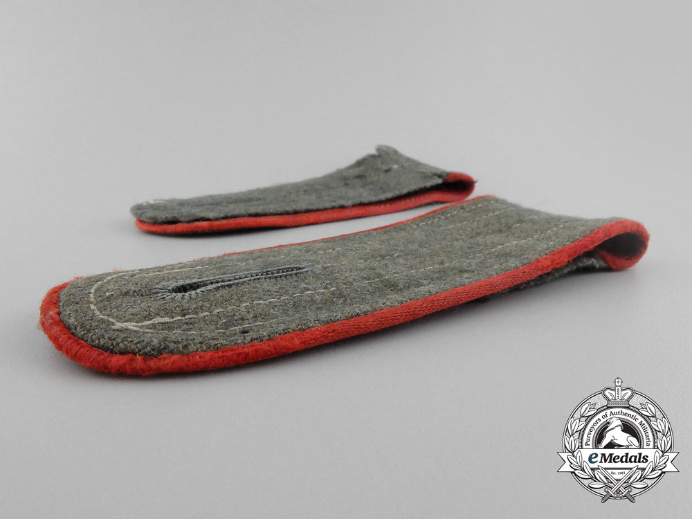 a_pair_of_wehrmacht_artillery_enlisted_man’s_shoulder_boards_aa_7946