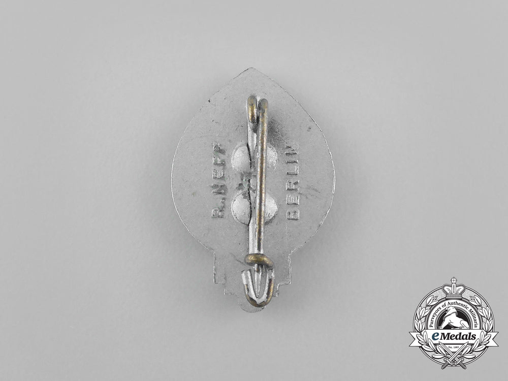 germany,_hj._a1935_donation_badge,_by_r._neff,_berlin_aa_8872