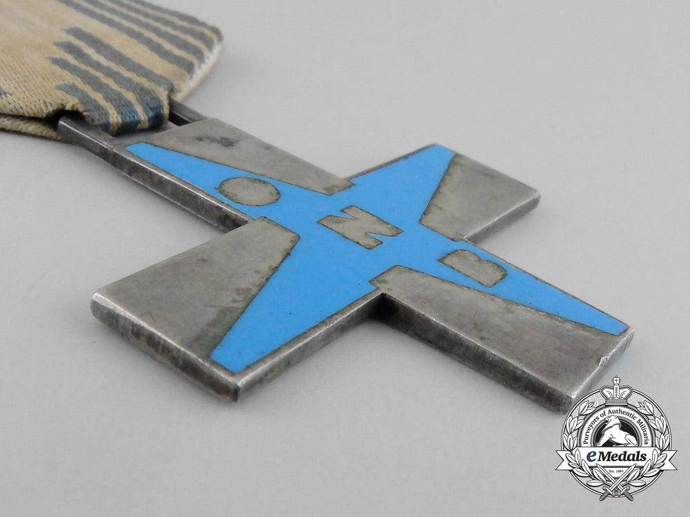 italia,_fascist_state._a_youth"_opera_nazionale_balilla"(_onb)_cross_of_merit_for_girls_aa_9753