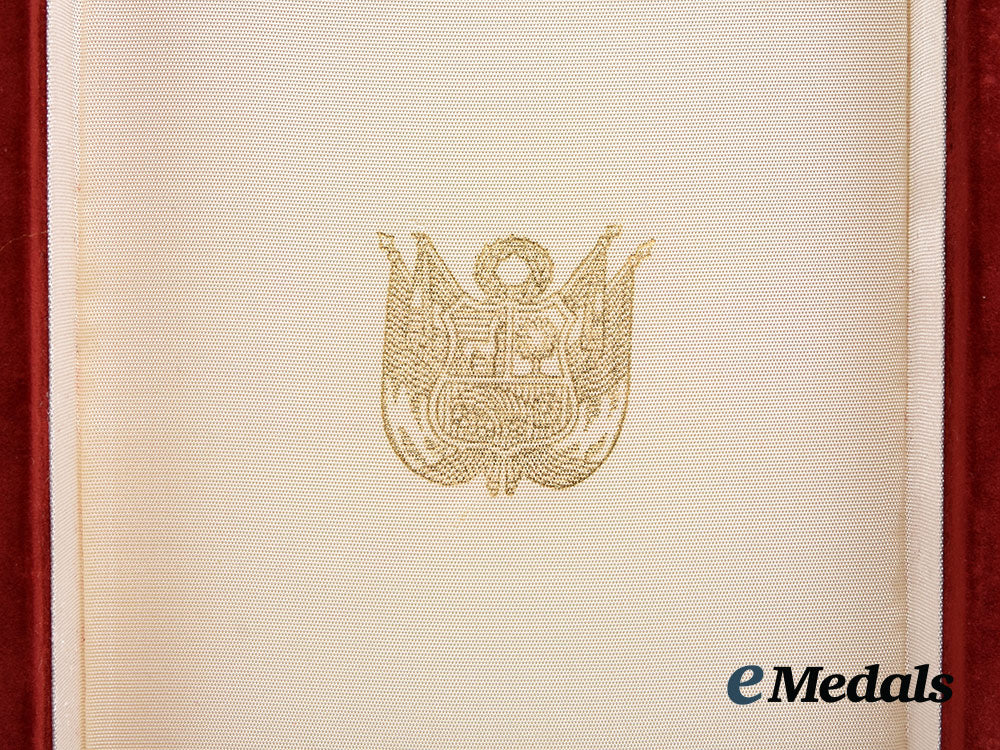 peru,_republic._an_order_of_the_sun_of_peru,_i_class_grand_cross_with_case_ai1_1043_1