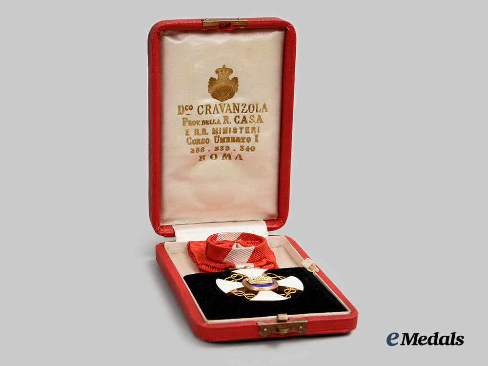 italy,_kingdom._an_order_of_the_crown_in_gold,_iv_class_officer,_c.1918_ai1_1392