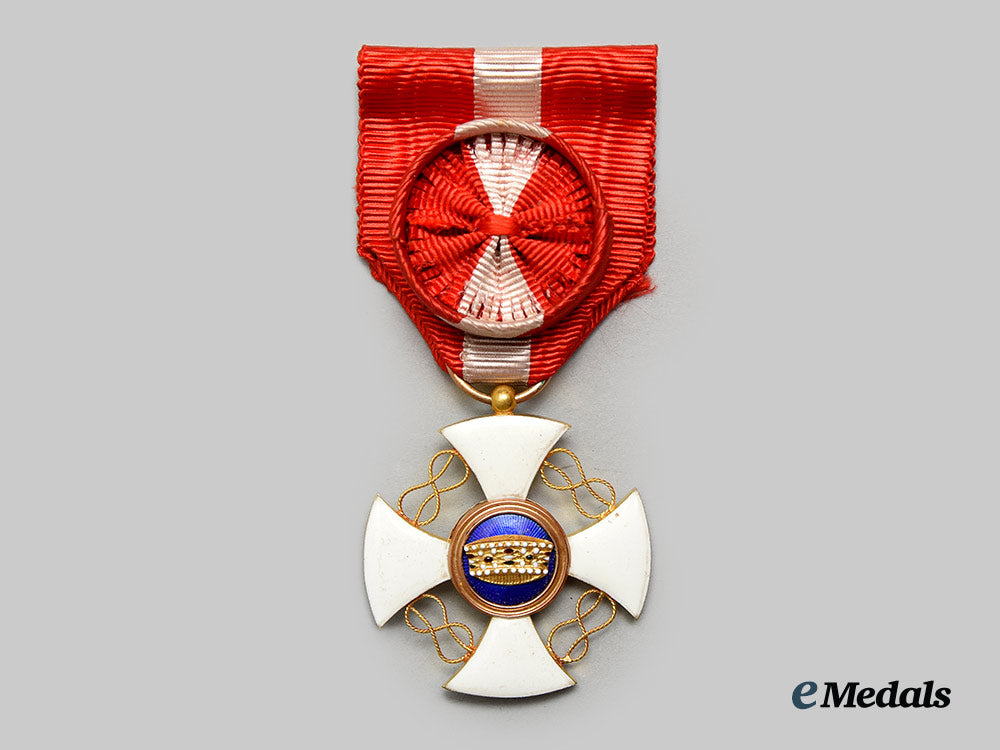 italy,_kingdom._an_order_of_the_crown_in_gold,_iv_class_officer,_c.1918_ai1_1395