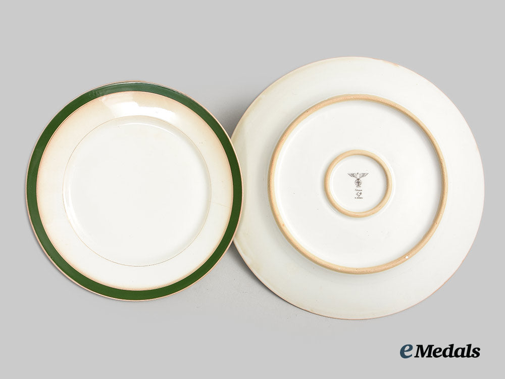 germany,_wehrmacht._a_pair_of_mess_hall_porcelain_plates,_by_epiag_ai1_2061