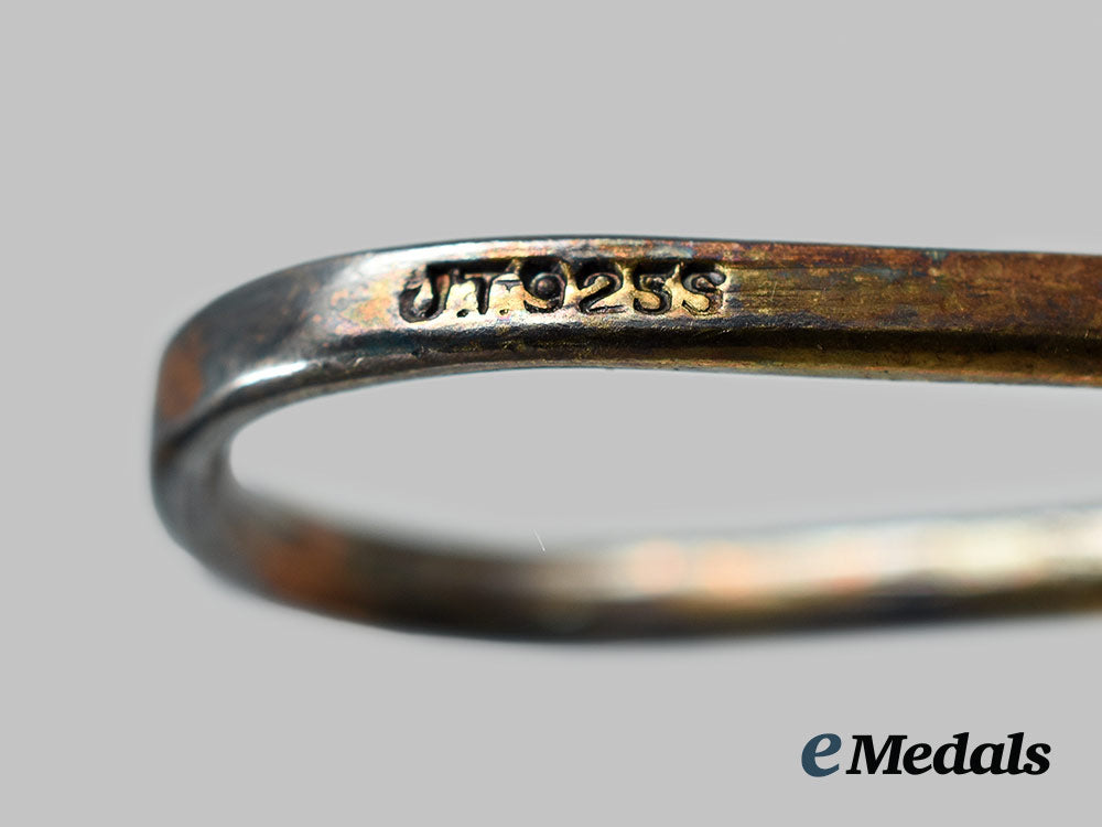 norway,_kingdom._an_order_of_saint_olaf_in_gold,_i_class_commander,_civil_division,_by_j._tostrup_of_oslo_ai1_2856