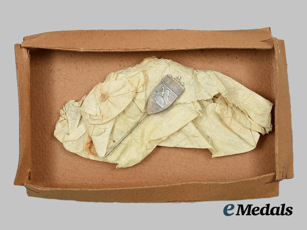 germany,_nsdap._a_mint1929_nuremberg_rally_badge_stick_pin_miniature_ai1_2935