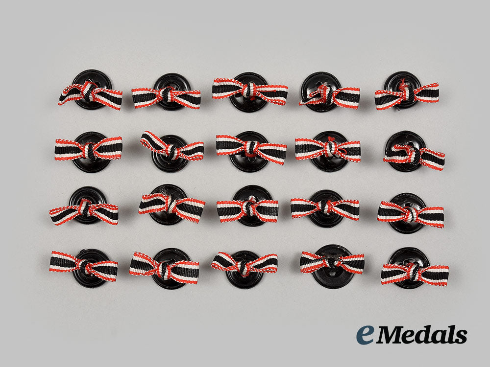 germany,_wehrmacht._a_lot_of_war_merit_cross_ribbon_boutonnieres_ai1_3378_1