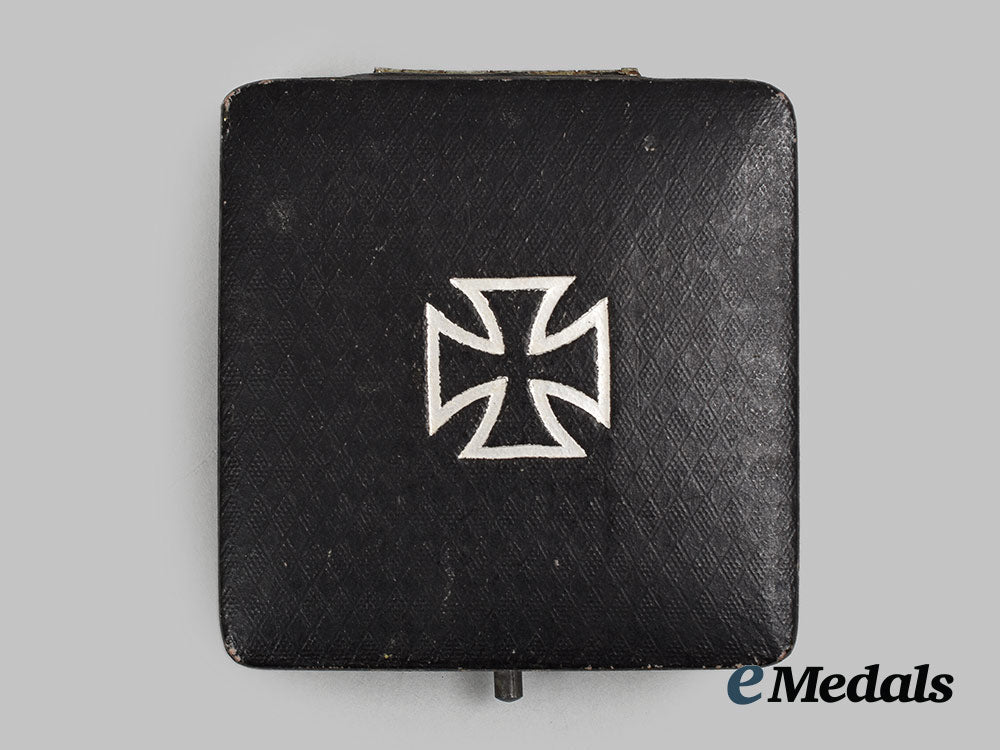 germany,_imperial._a1914_iron_cross_i_class,_with_case,_by_ko_ai1_3698