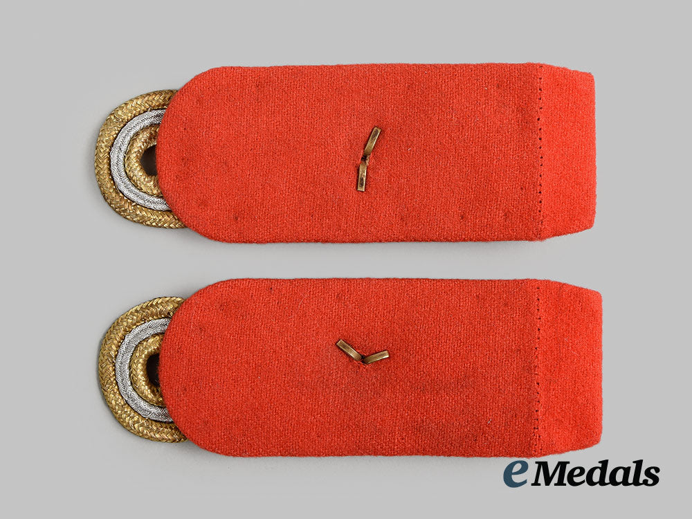 germany,_heer._a_set_of_generalleutnant_shoulder_boards_ai1_3881