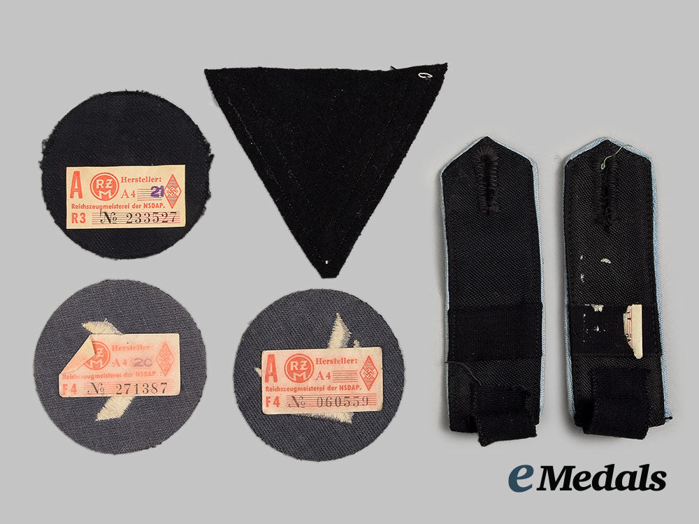 germany,_third_reich._a_mixed_lot_of_insignia_ai1_3914_1