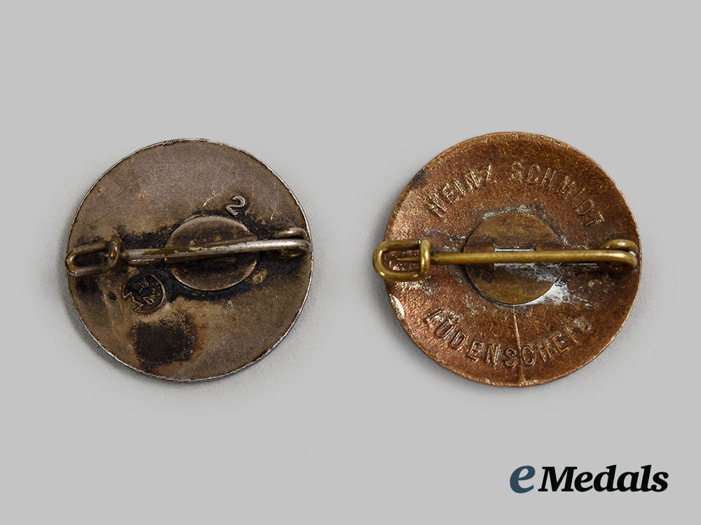 germany,_third_reich._a_pair_of_badges_ai1_3922