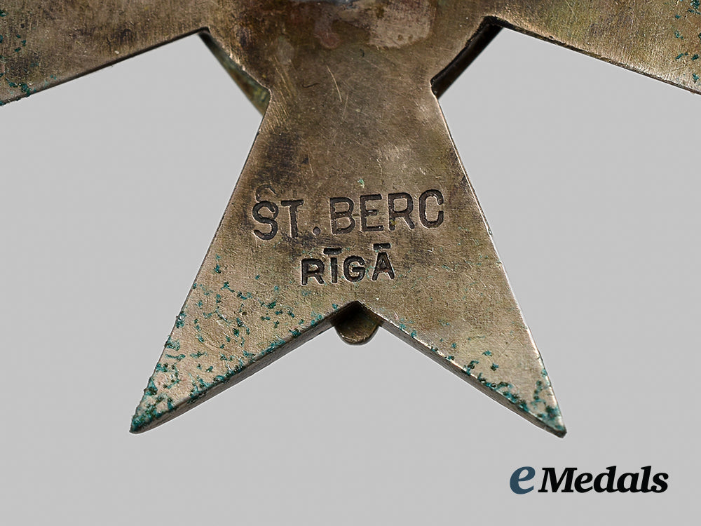 latvia,_republic._a7_th_regiment_insignia,_by_st._berg,_riga_ai1_5693