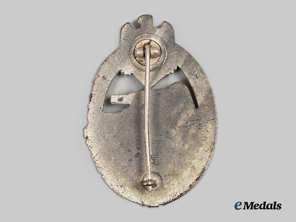 germany,_wehrmacht._a_panzer_assault_badge,_silver_grade,_by_hermann_aurich_ai1_6368