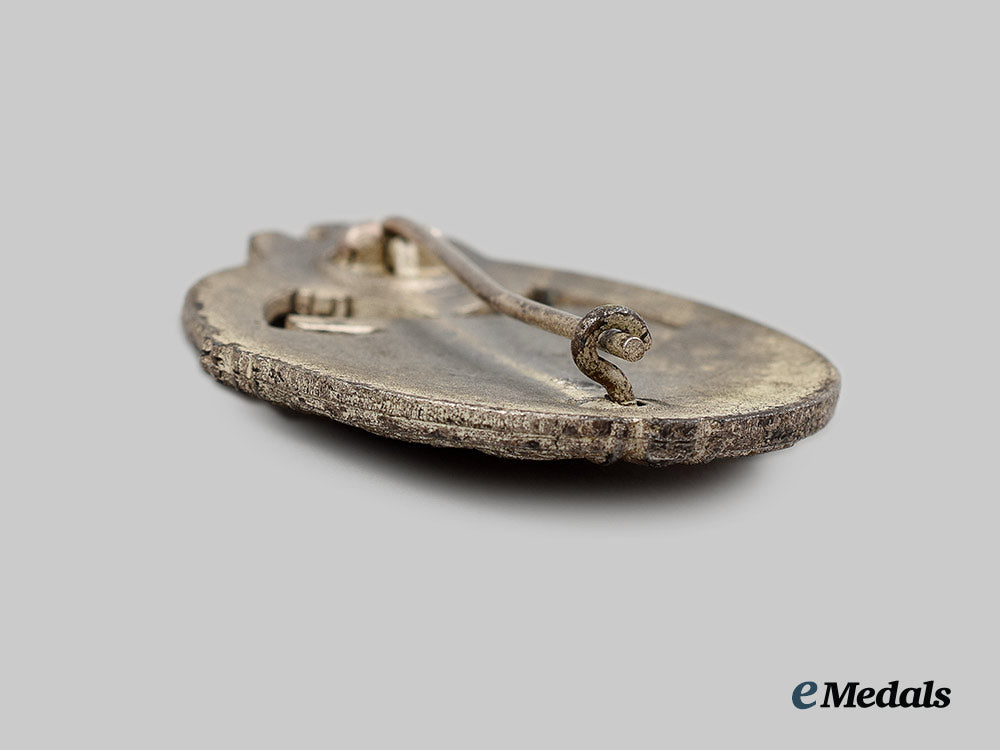 germany,_wehrmacht._a_panzer_assault_badge,_silver_grade,_by_hermann_aurich_ai1_6369