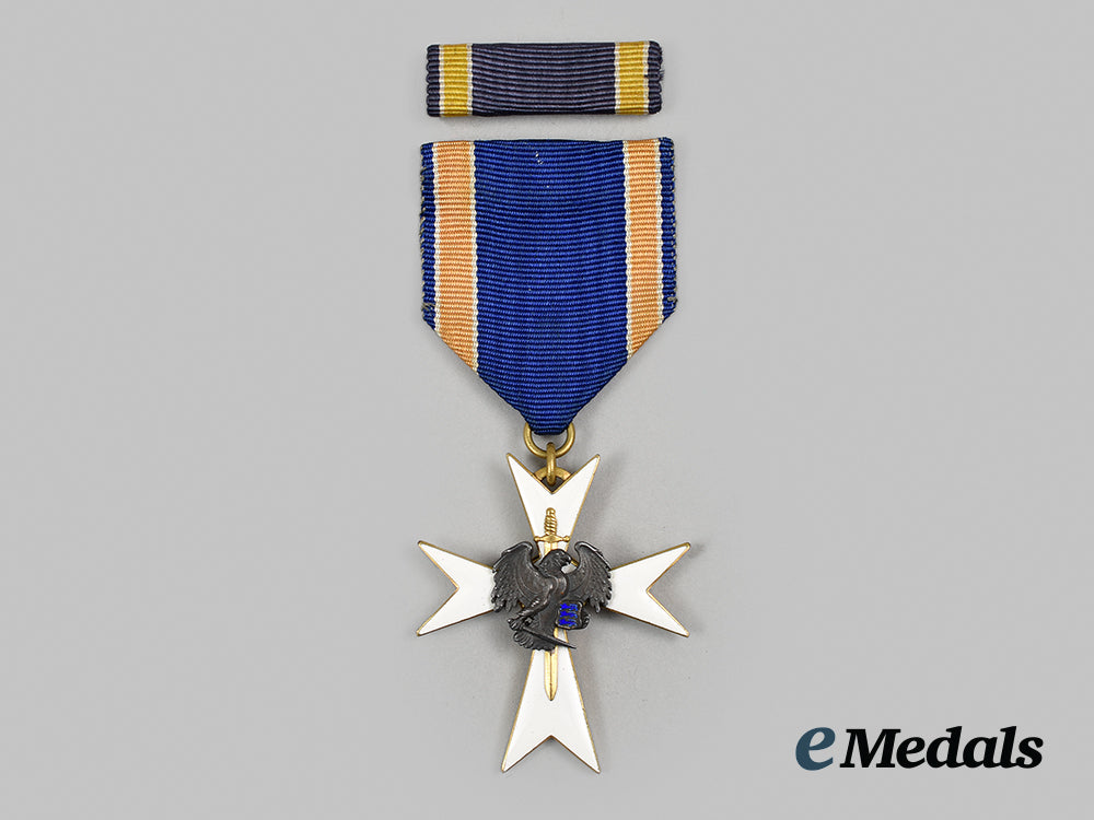 estonia,_republic._a_home_defense_corps_honor_cross,_iii_class_ai1_6574