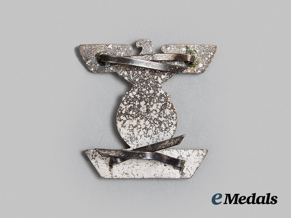germany,_wehrmacht._a1939_clasp_to_the_iron_cross_ii_class,_second_pattern,_by_steinhauer&_lück_ai1_6910