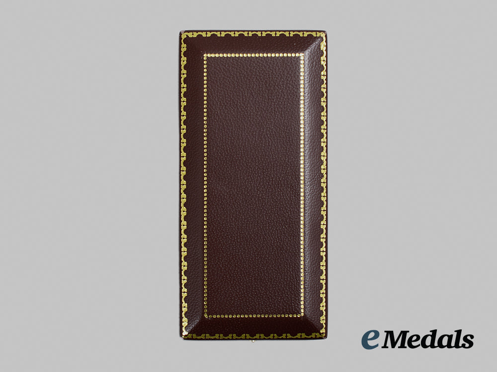 united_kingdom._a_limited_edition_victoria_cross_replica,_by_hancocks&_co,_london,_number443_of1352_ai1_7305