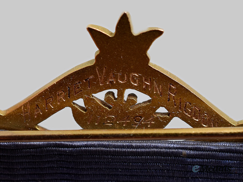 united_states._a_daughters_of_the_american_revolution_badge_in_gold,_for_harriet_vaughn_rigdon_by_j.e_caldwell&_co_ai1_7439_1