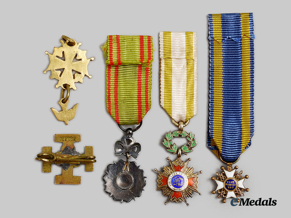 international._a_lot_of_four_european_miniatures_ai1_7512_1