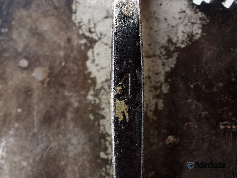 germany,_wehrmacht._a_german_cross_in_gold,_by_deschler&_sohn_ai1_7627