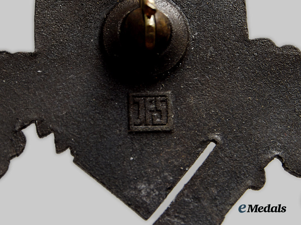 germany,_wehrmacht._a_pair_of_infantry_assault_badges_ai1_7974