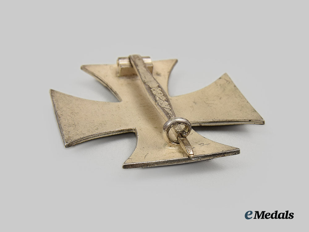 germany,_imperial._a_mint1914_iron_cross_i_class,_c.1940_ai1_8487