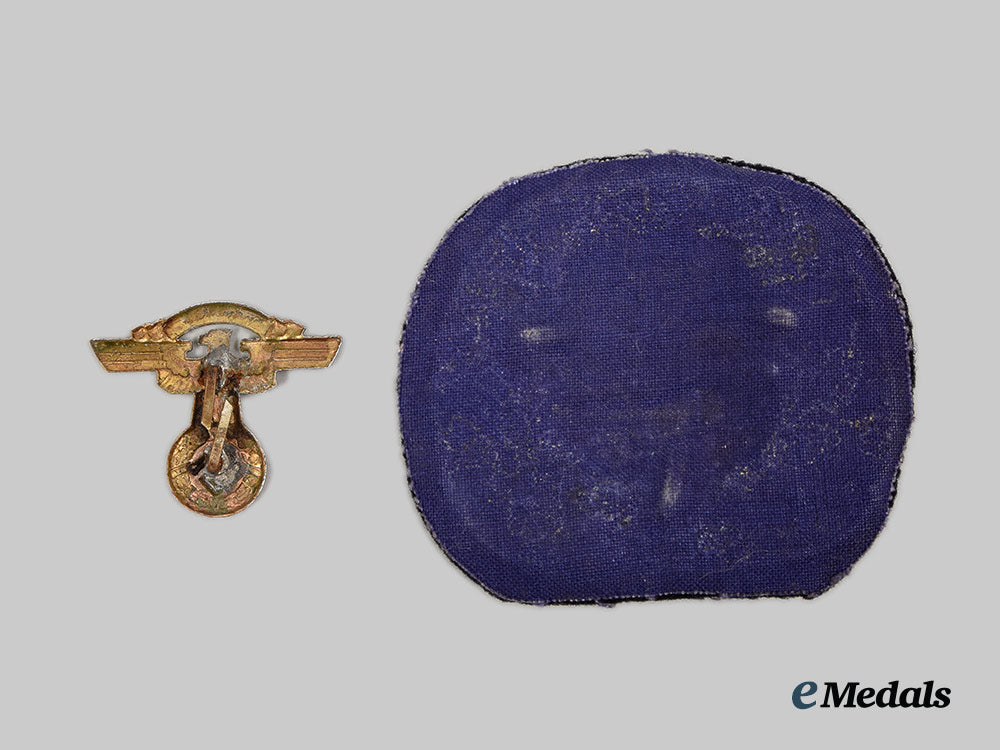 germany,_nskk._a_rare_set_of_motor_boat_unit_cap_insignia_ai1_8698_1