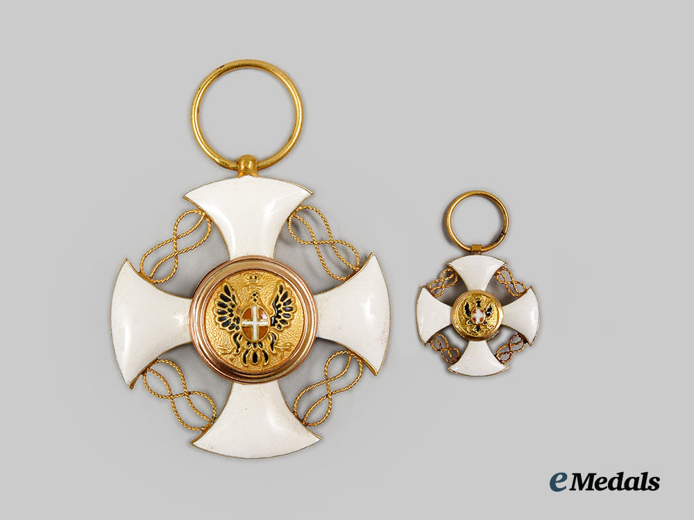 italy,_kingdom._an_order_of_the_crown,_knight’s_cross_with_miniature_in_gold,_c.1890_ai1_8846_1