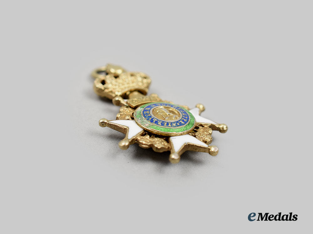 saxe-_ernestine,_duchy._a_miniature_house_order_of_saxe-_ernestine,_with1914/18_clasp,_c.1918_ai1_9200_1_1_1