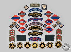 Canada, Commonwealth. A Lot Of Forty-Nine Second War Cloth Canadian Army Items