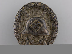 An Early Silver Grade Wound Badge 1939