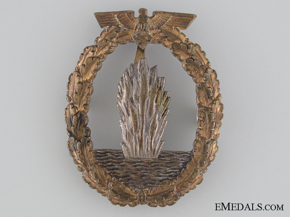 an_early_war_kreigsmarine_minesweeper_war_badge_an_early_war_min_52d5acc1da8f4