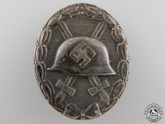 An Early Wound Badge; Silver Grade