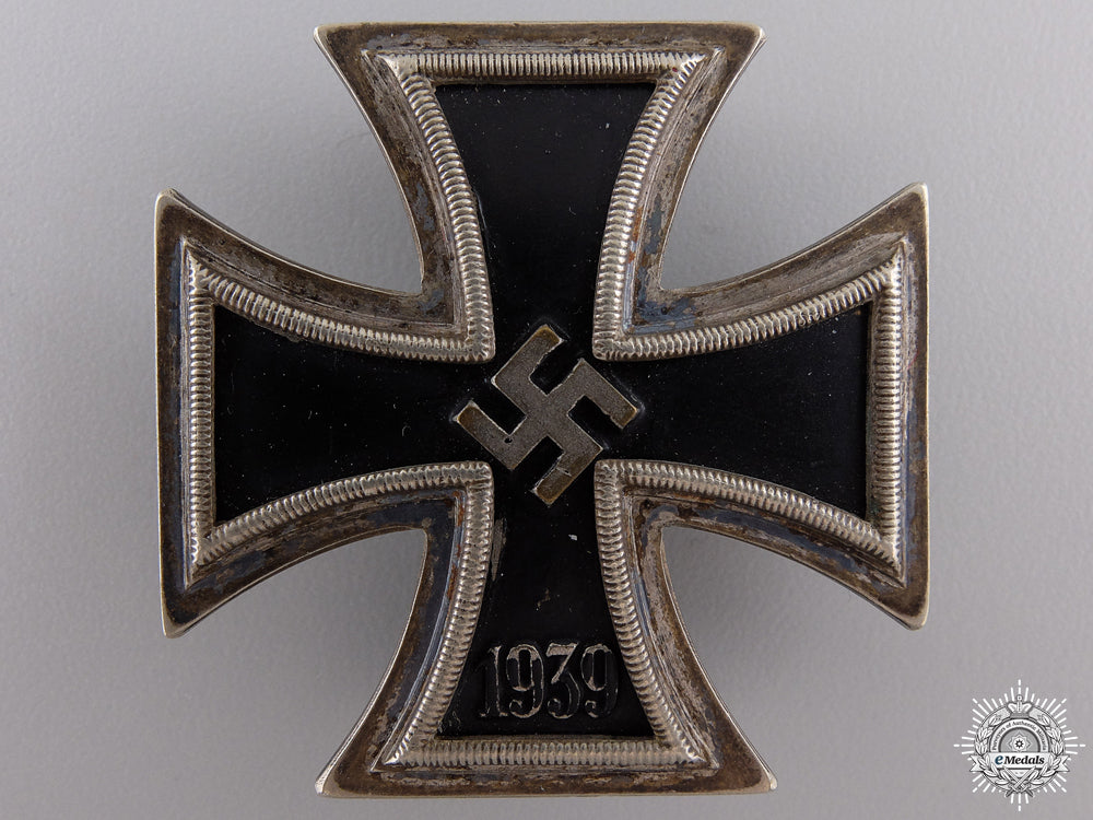 an_iron_cross_first_class1939;_brass_core_an_iron_cross_fi_54f9ef9c4e1f1