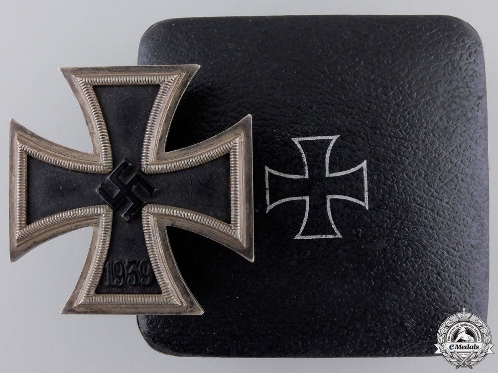 an_iron_cross_first_class1939_with_case_an_iron_cross_fi_559e8b5f2ecce